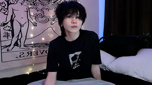 Snapshot of rennnuts chatting on 1, 3, 2025 rennnuts online show from 1, 3, 2025