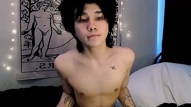 Snapshot of rennnuts chatting on 15, 3, 2025 rennnuts online show from 15, 3, 2025