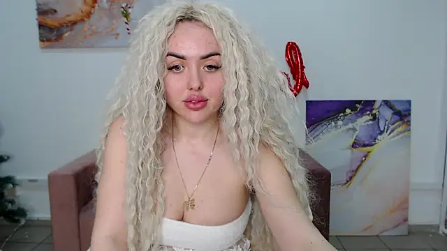 Snapshot of MissisCaty chatting on 22, 2, 2025 MissisCaty online show from 22, 2, 2025