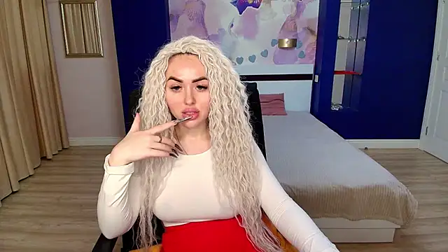 Snapshot of MissisCaty chatting on 12, 11, 2025 MissisCaty online show from 12, 11, 2025