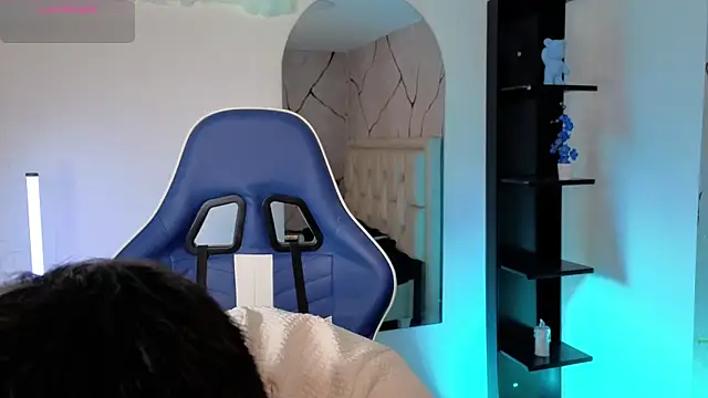 JamesCr  online show from 3, 6, 2026