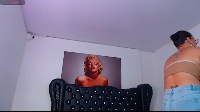 Snapshot of Taliana36 chatting on 18, 10, 2025 Taliana36 online show from 18, 10, 2025