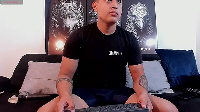 Snapshot of JohanSmith chatting on 15, 2, 2025 JohanSmith online show from 15, 2, 2025