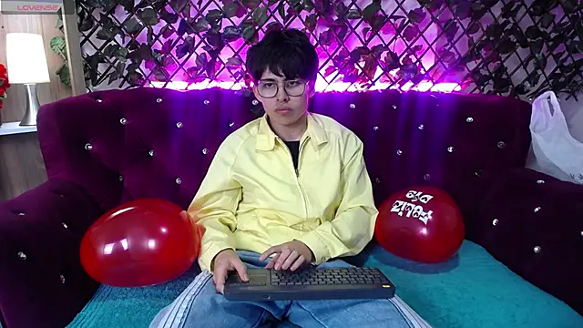 Snapshot of PepperTwink chatting on 15, 2, 2025 PepperTwink online show from 15, 2, 2025