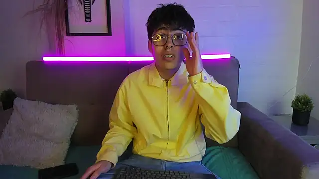 Snapshot of PepperTwink chatting on 10, 3, 2025 PepperTwink online show from 10, 3, 2025