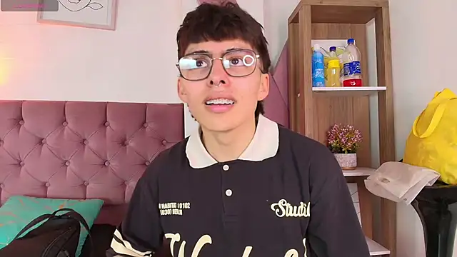 Snapshot of PepperTwink chatting on 14, 11, 2025 PepperTwink online show from 14, 11, 2025