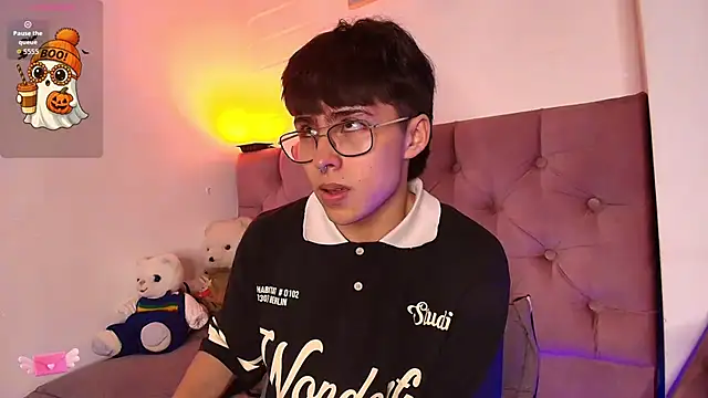 Snapshot of PepperTwink chatting on 5, 12, 2025 PepperTwink online show from 5, 12, 2025