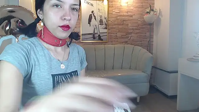 Snapshot of renata_russo_b chatting on 4, 2, 2025 renata russo b online show from 4, 2, 2025