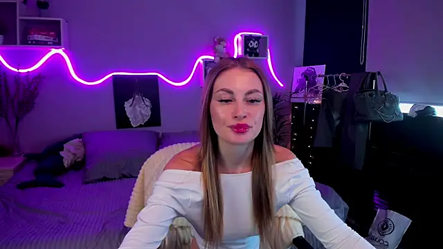 Snapshot of AnitaLamb chatting on 5, 2, 2025 AnitaLamb online show from 5, 2, 2025