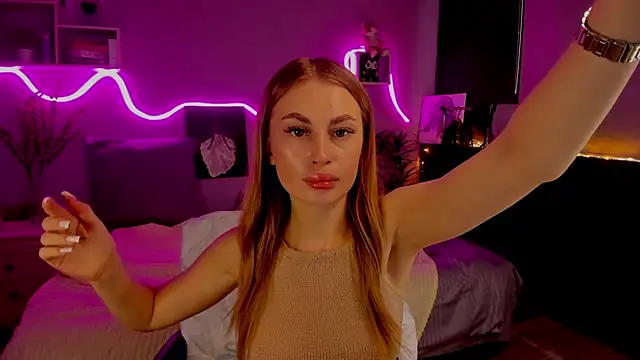 Snapshot of AnitaLamb chatting on 6, 2, 2025 AnitaLamb online show from 6, 2, 2025
