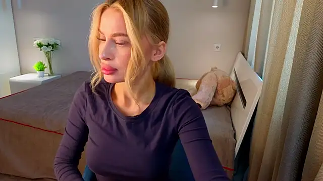 Snapshot of AnitaLamb chatting on 23, 9, 2025 AnitaLamb online show from 23, 9, 2025