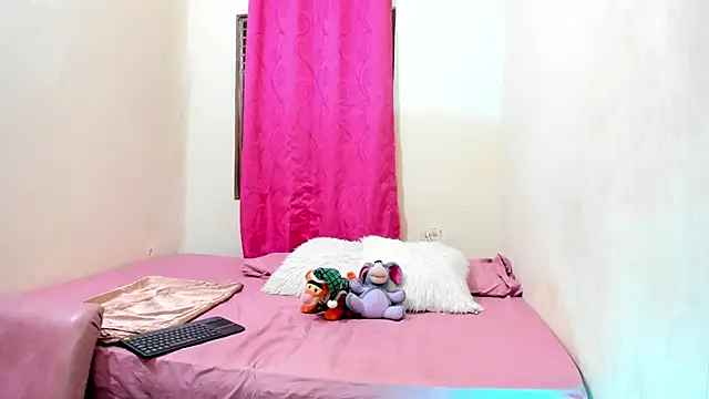 Paloma 24  online show from 7, 2, 2025