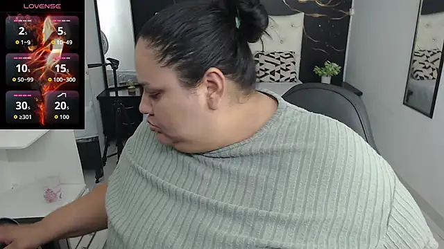 Aaliyah11 online show from 25, 11, 2025