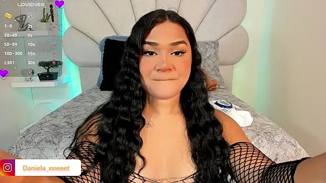 Snapshot of Danielaangelina chatting on 5, 11, 2025 Danielaangelina online show from 5, 11, 2025