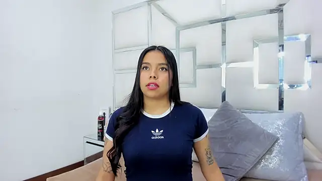 ZoeWan69 online show from 19, 3, 2025