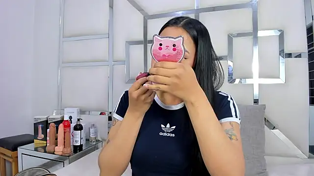 ZoeWan69 online show from 11, 11, 2025