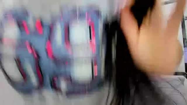 Snapshot of ZoeWan69 chatting on 1, 5, 2026 ZoeWan69 online show from 1, 5, 2026