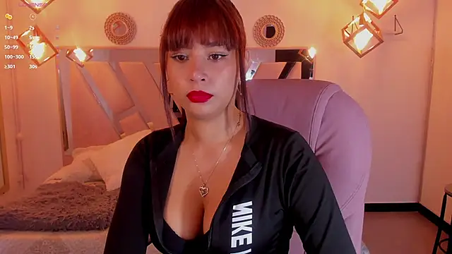 victoria  Smith online show from 13, 2, 2025