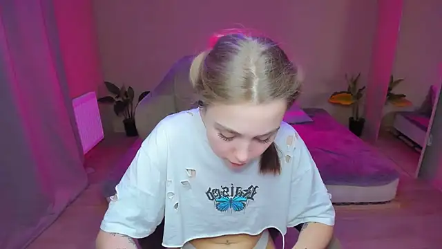Snapshot of YourMegan chatting on 28, 2, 2025 YourMegan online show from 28, 2, 2025