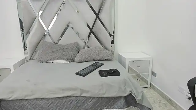 Your Lady Milf online show from 25, 2, 2025