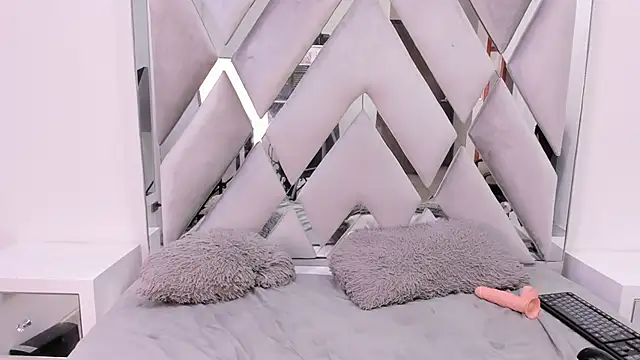 Your Lady Milf online show from 8, 3, 2025