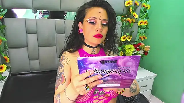 Snapshot of Fenix_Lilith chatting on 11, 9, 2025 Fenix Lilith online show from 11, 9, 2025