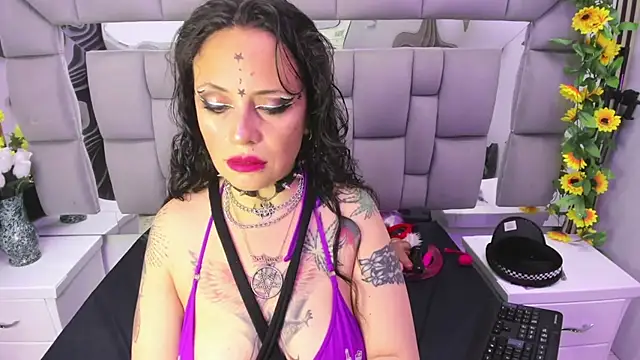 Snapshot of Fenix_Lilith chatting on 14, 11, 2025 Fenix Lilith online show from 14, 11, 2025