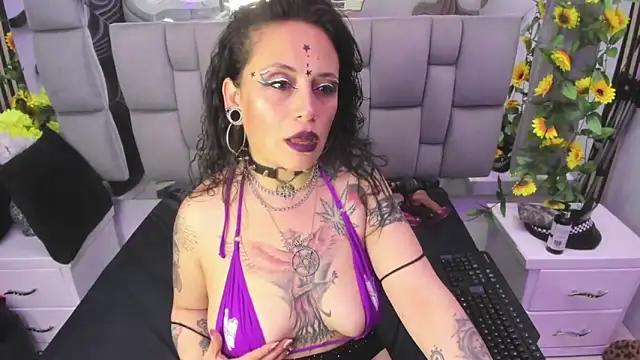 Snapshot of Fenix_Lilith chatting on 26, 11, 2025 Fenix Lilith online show from 26, 11, 2025