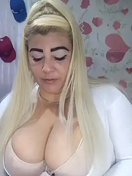 Snapshot of BonniAdams chatting on 22, 10, 2025 BonniAdams online show from 22, 10, 2025