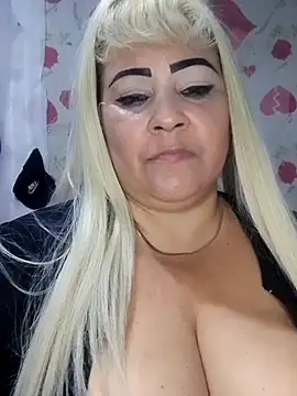 Snapshot of BonniAdams chatting on 22, 11, 2025 BonniAdams online show from 22, 11, 2025