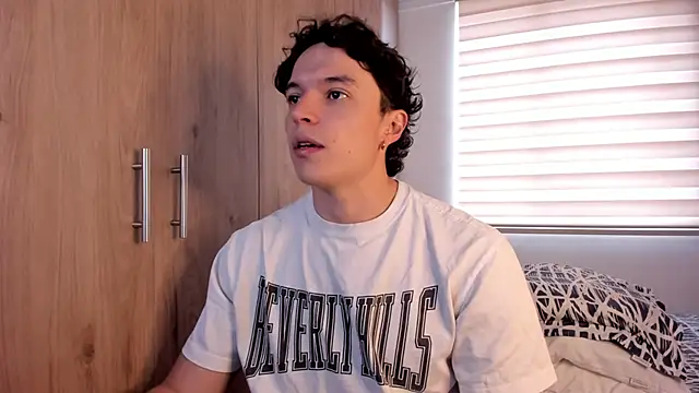 Snapshot of Mastrangelo_xxx chatting on 29, 11, 2025 Mastrangelo xxx online show from 29, 11, 2025