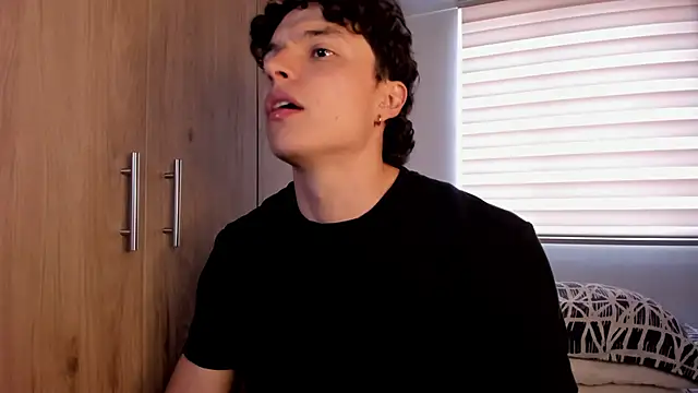 Snapshot of Mastrangelo_xxx chatting on 1, 12, 2025 Mastrangelo xxx online show from 1, 12, 2025