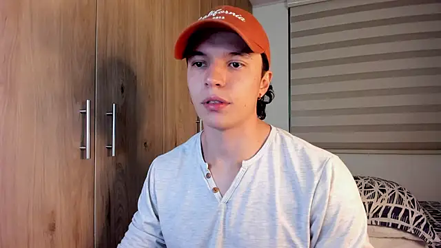 Snapshot of Mastrangelo_xxx chatting on 4, 12, 2025 Mastrangelo xxx online show from 4, 12, 2025