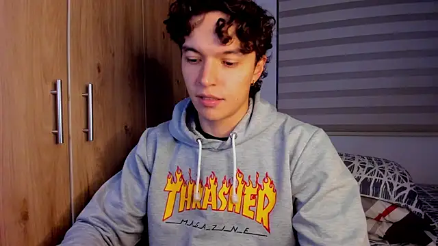 Snapshot of Mastrangelo_xxx chatting on 20, 12, 2025 Mastrangelo xxx online show from 20, 12, 2025