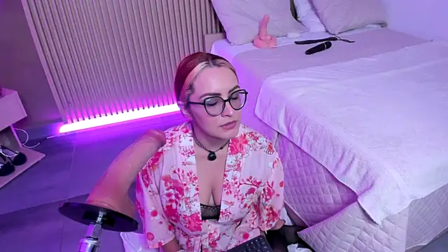 Snapshot of JessyCream chatting on 4, 10, 2025 JessyCream online show from 4, 10, 2025