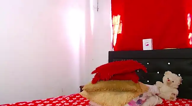 Snapshot of Catalinehot_latin chatting on 22, 2, 2025 Catalinehot latin online show from 22, 2, 2025