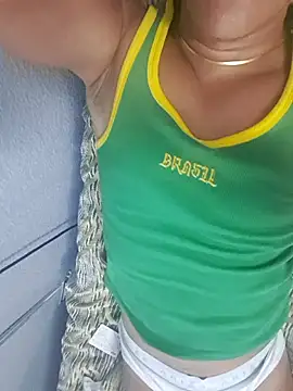 Snapshot of liamlara chatting on 2, 2, 2025 liamlara online show from 2, 2, 2025