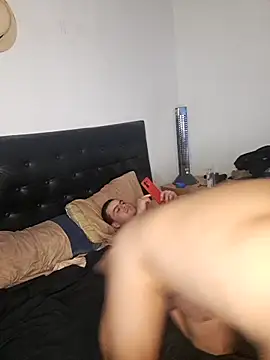 Snapshot of liamlara chatting on 5, 10, 2025 liamlara online show from 5, 10, 2025