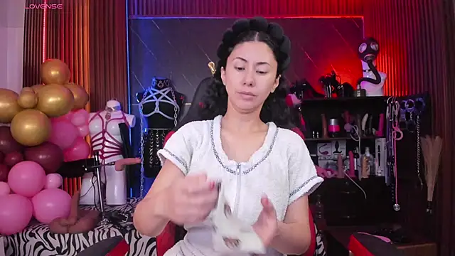 Snapshot of XiaQueen chatting on 25, 5, 2026 XiaQueen online show from 25, 5, 2026