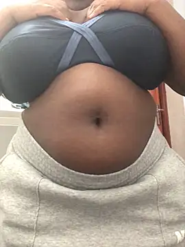 Snapshot of servingBigTitis chatting on 21, 2, 2025 servingBigTitis online show from 21, 2, 2025