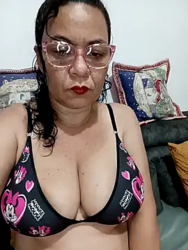 Snapshot of thefuckingowneroftits chatting on 30, 11, 2025 thefuckingowneroftits online show from 30, 11, 2025