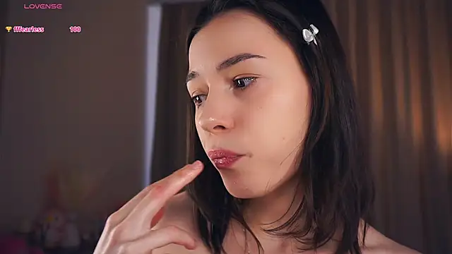 Snapshot of EleneBrach chatting on 4, 3, 2025 EleneBrach online show from 4, 3, 2025