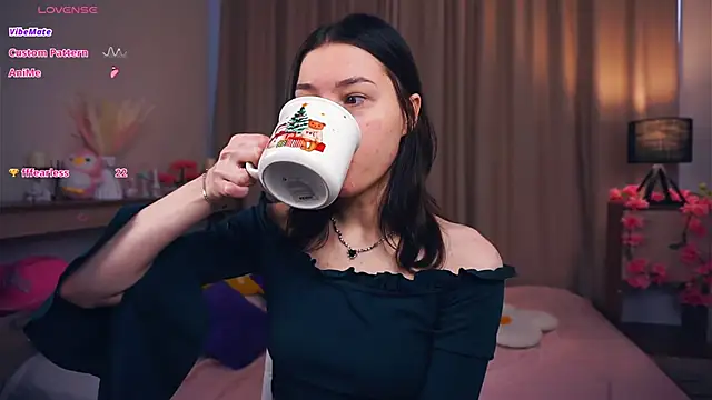 Snapshot of EleneBrach chatting on 6, 3, 2025 EleneBrach online show from 6, 3, 2025