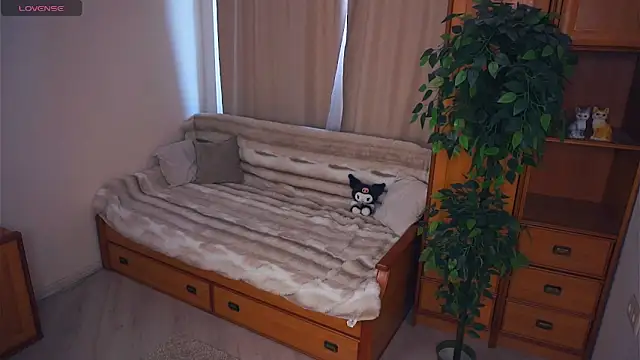 Snapshot of EleneBrach chatting on 17, 9, 2025 EleneBrach online show from 17, 9, 2025