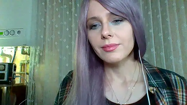 LuminousLady online show from 16, 2, 2025