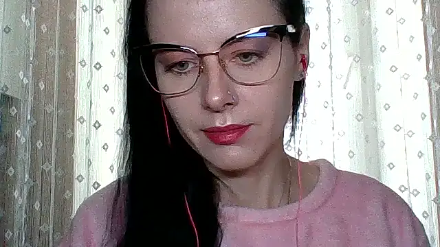 Snapshot of LuminousLady chatting on 12, 9, 2025 LuminousLady online show from 12, 9, 2025