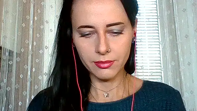 Snapshot of LuminousLady chatting on 21, 10, 2025 LuminousLady online show from 21, 10, 2025