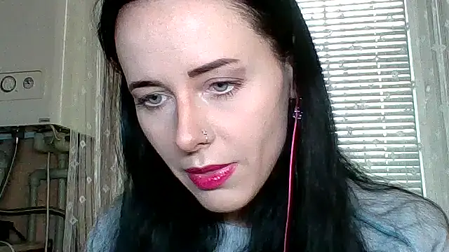 Snapshot of LuminousLady chatting on 22, 10, 2025 LuminousLady online show from 22, 10, 2025