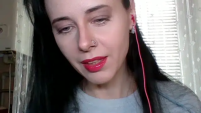 Snapshot of LuminousLady chatting on 28, 10, 2025 LuminousLady online show from 28, 10, 2025