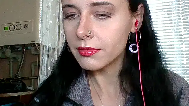 Snapshot of LuminousLady chatting on 2, 11, 2025 LuminousLady online show from 2, 11, 2025